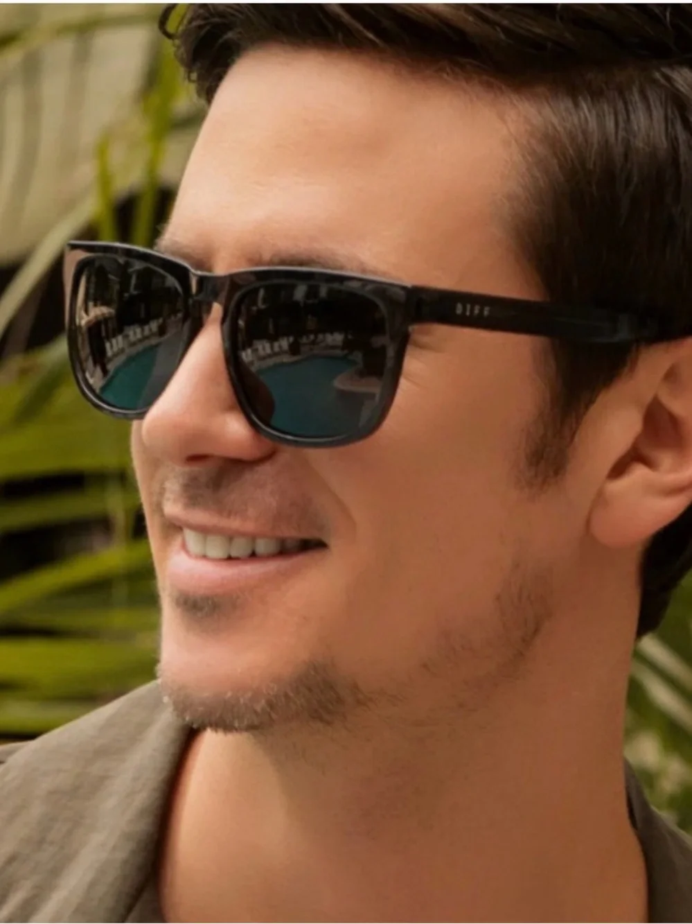 DIFF CHARITABLE EYEWEAR “JAKE” wayfarer style polarized sunglasses